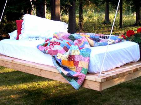 \"hanging-daybed\"